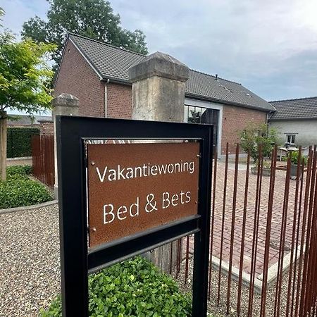 Bed & Bets! Villa Geetbets ภายนอก รูปภาพ
